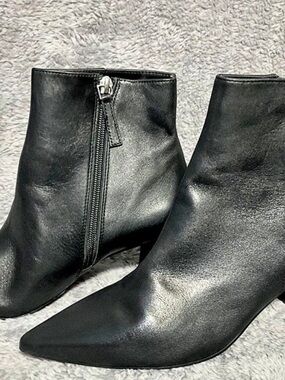 Linea Paolo Women Wynda Black Leather Boots in women’s size 9M with side zipper.